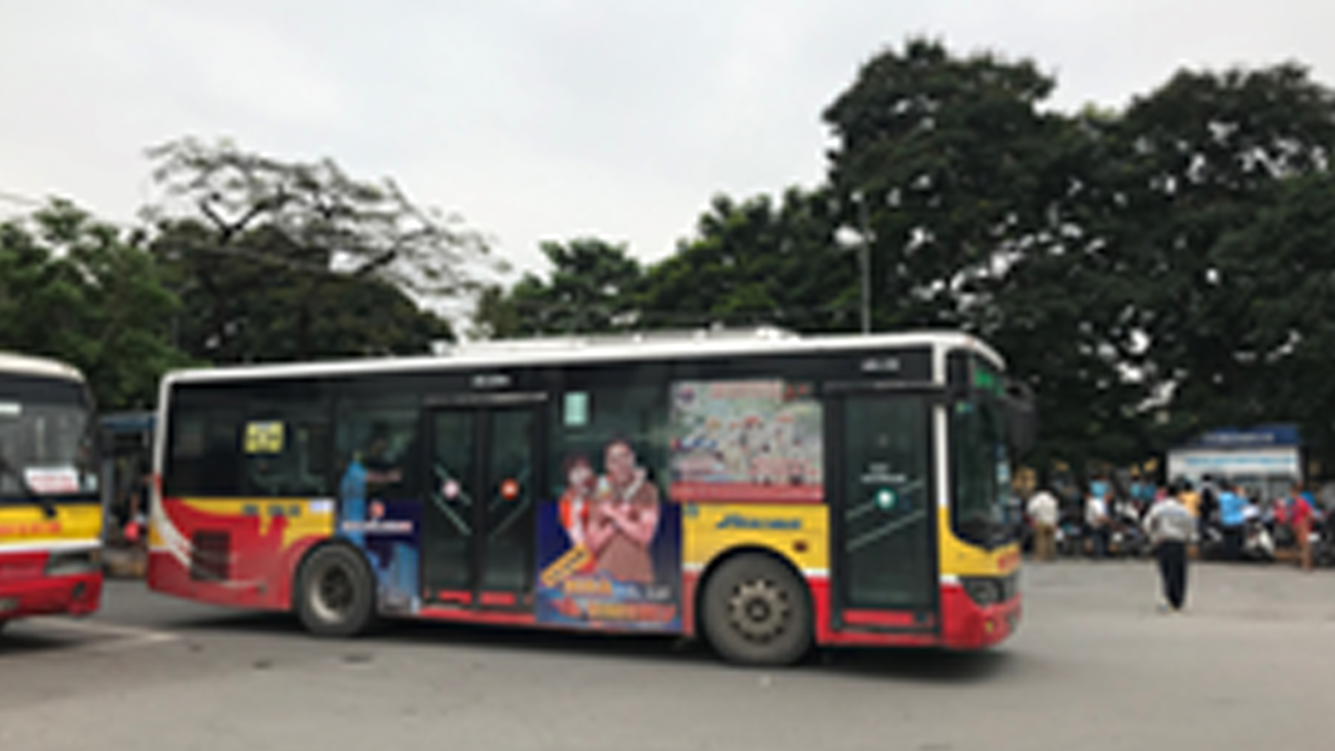 Quảng Cáo Tràn Kính Xe Bus Tại Hậu Giang - Asia Media Vietnam